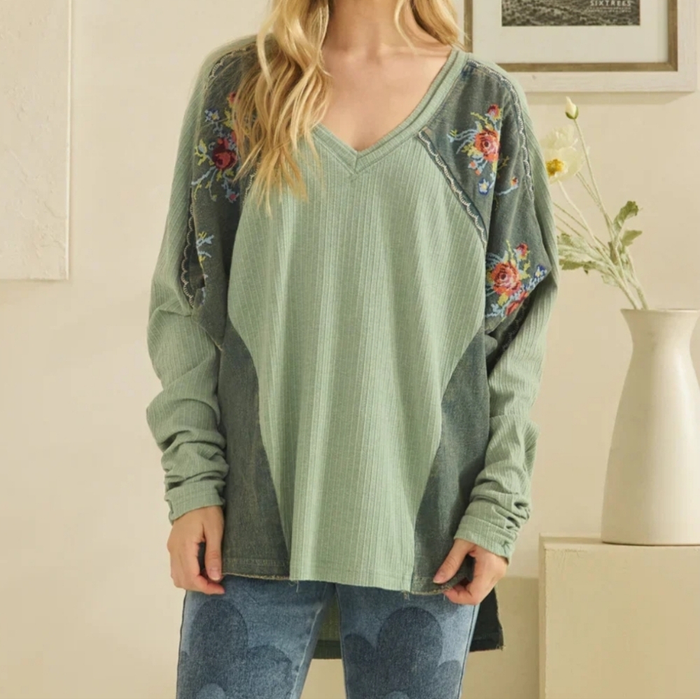 Oli & Hali Washed Cotton Fabric Floral Embroidery Ruched Long Sleeves Top Size L